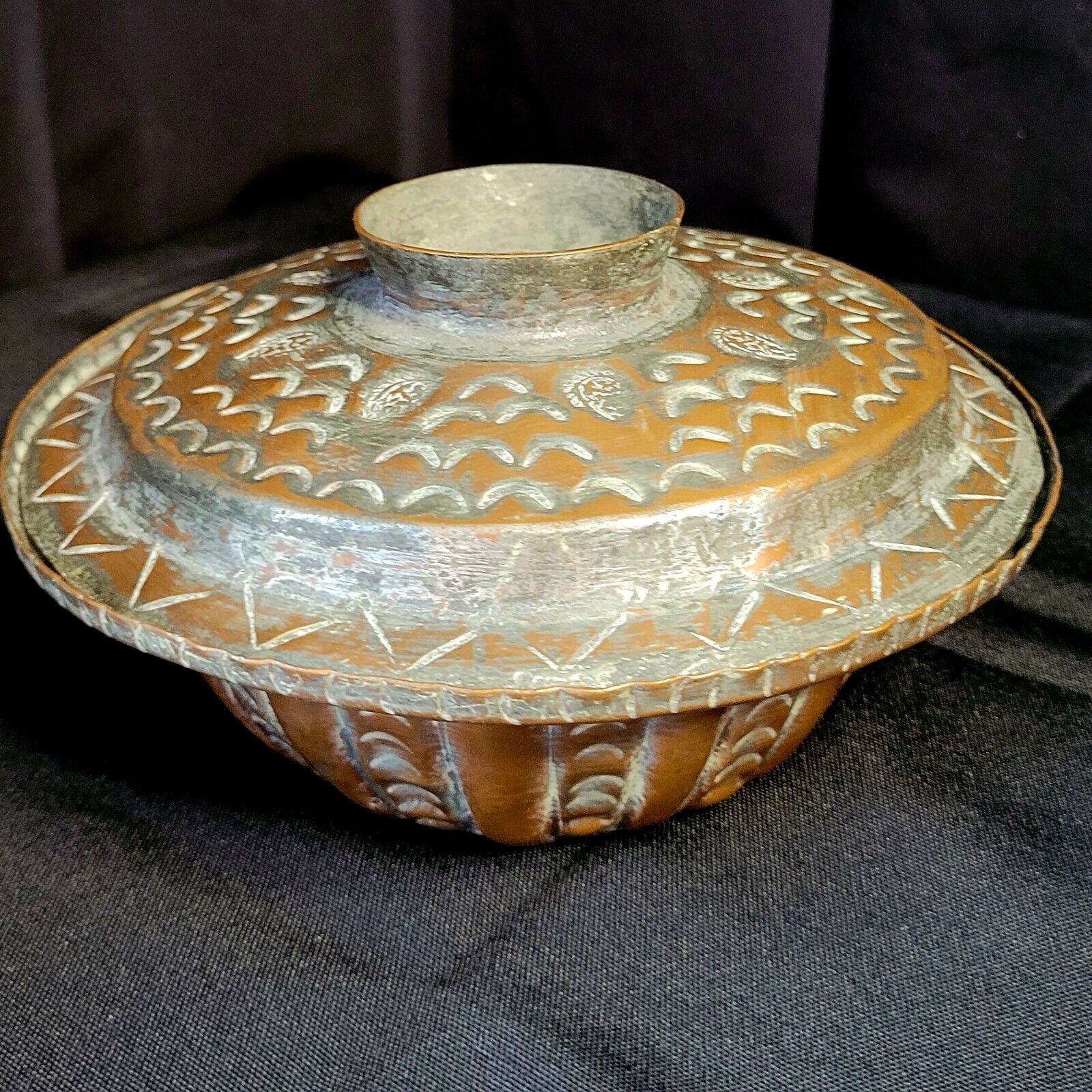 19th C. Antique Middle Eastern Tinned Hammered Copper Bowl With Lid 7.25\