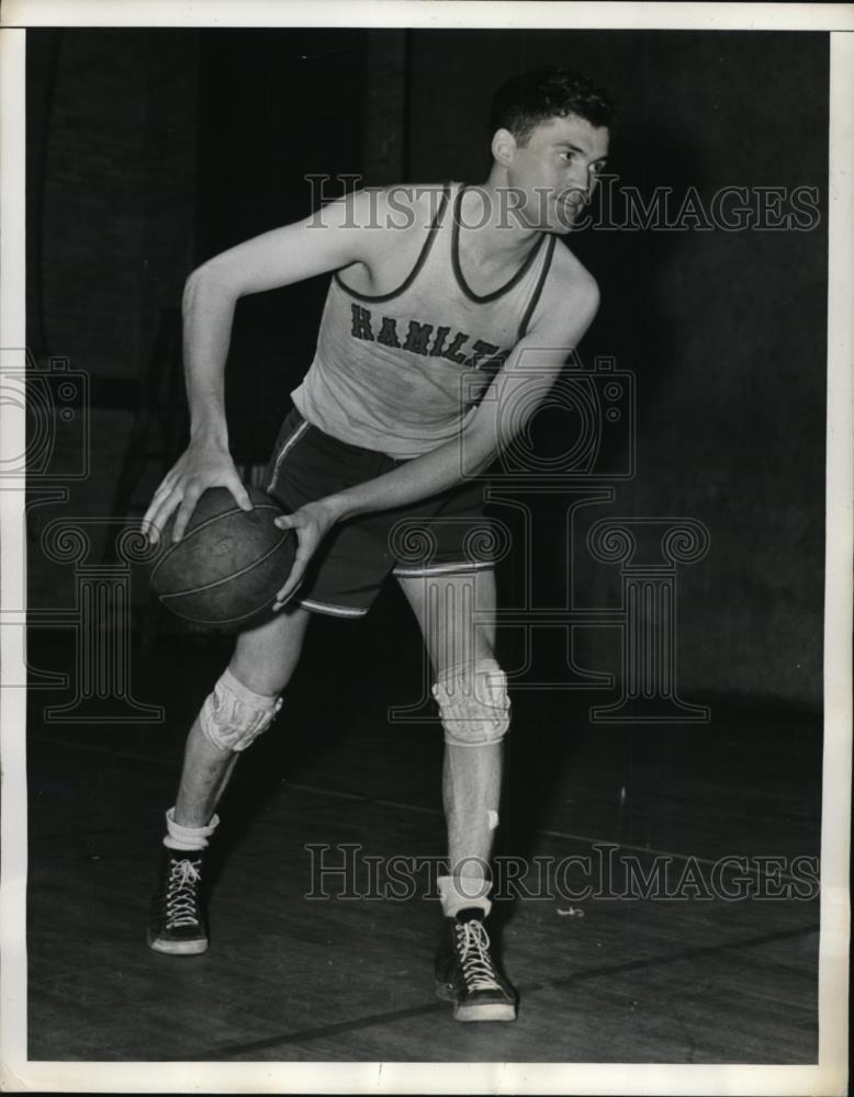1937 Press Photo Lt Donald Thompson Ft Hamilton basketball team - nes46435