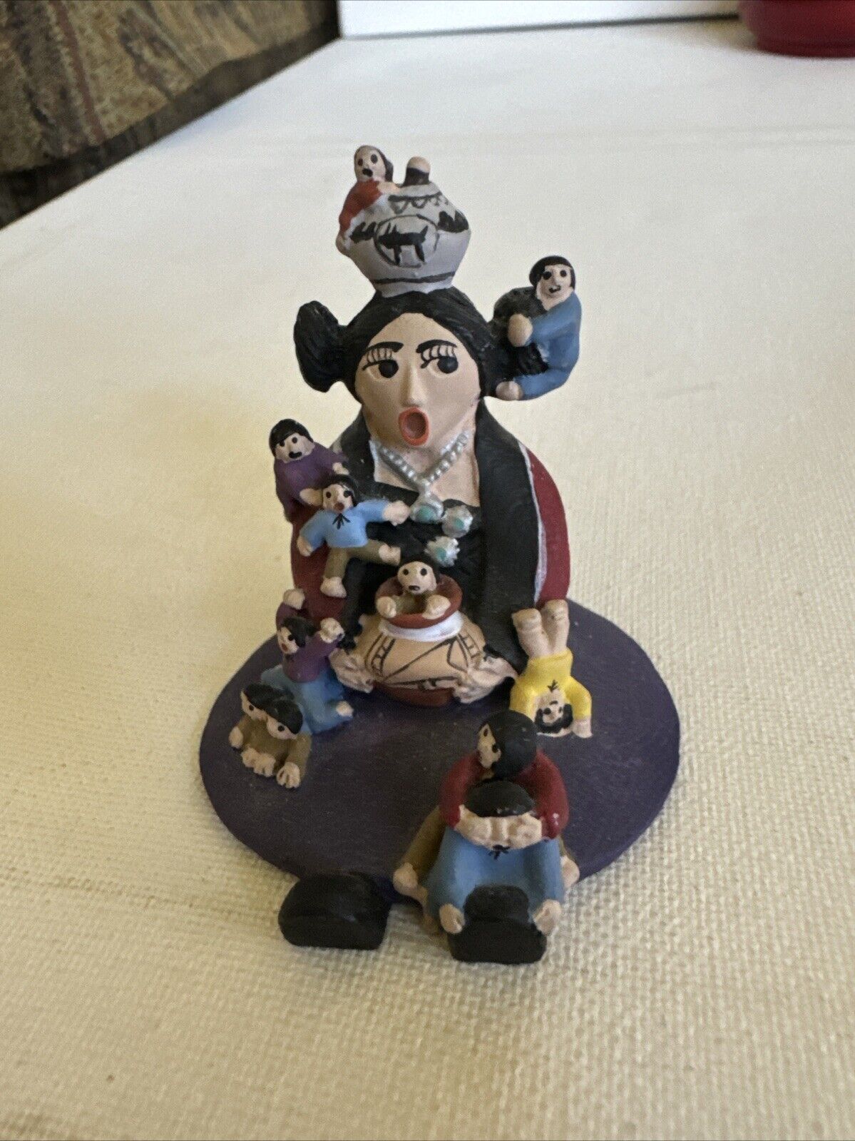 Storyteller Miniature Sculpture Tribal Folk Art Female & 11 Native Children 2.5”