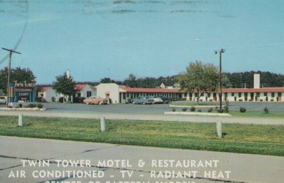 Twin Tower Motel Restaurant Pocomoke City MD Maryland c1950s autos postcard G583