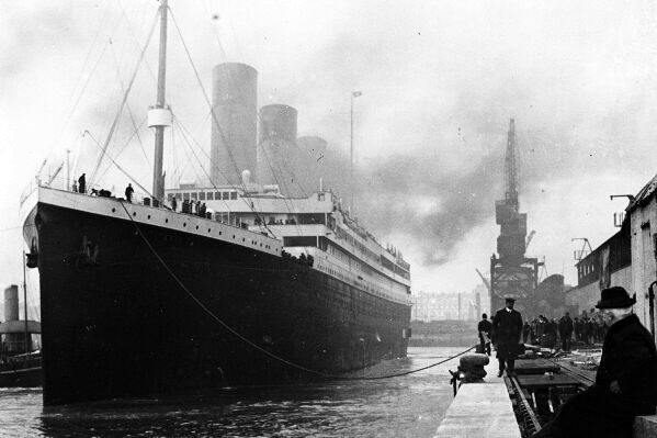 New 5x7 Photo: White Star Line Ill-Fated Liner RMS TITANIC in Port, 1912
