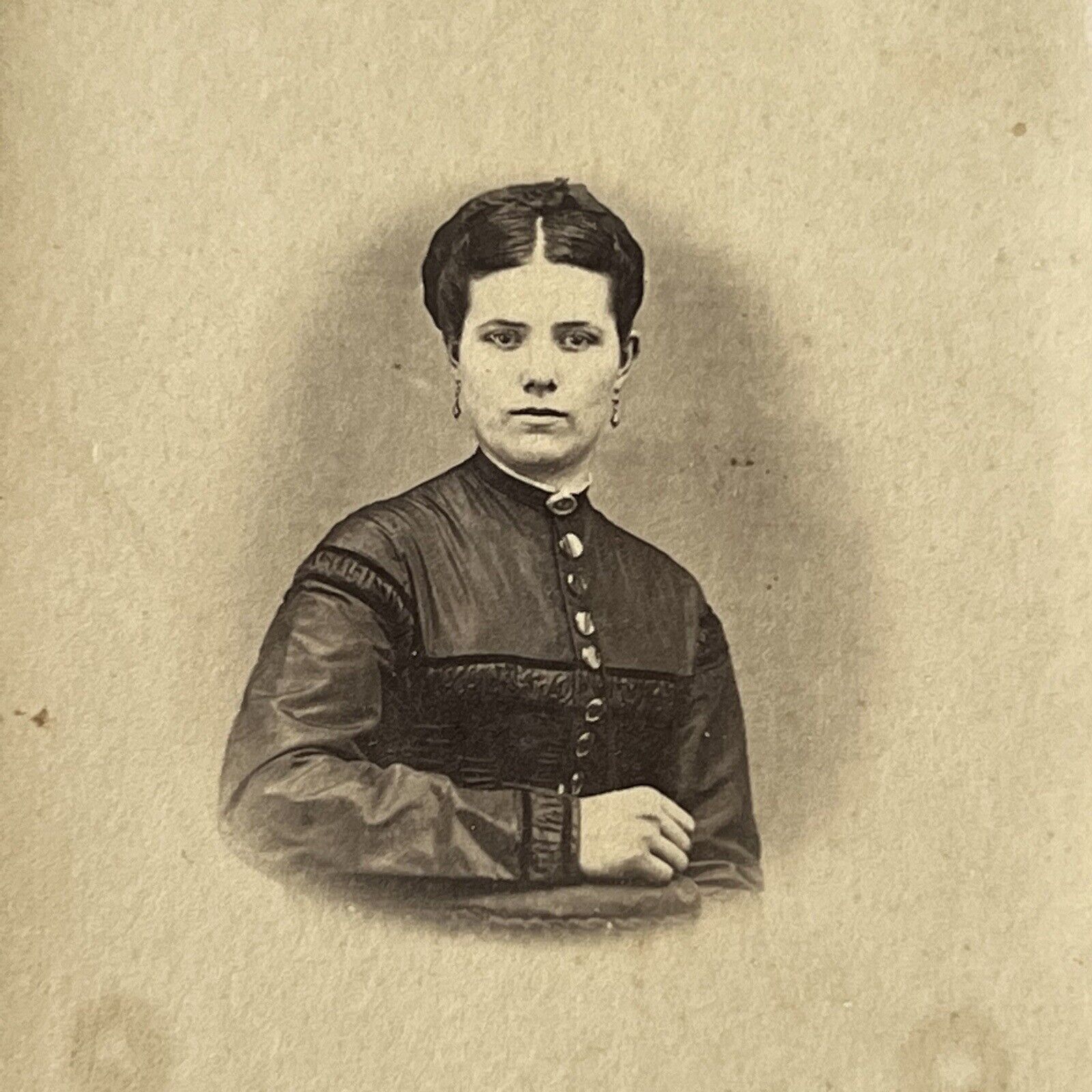Antique CDV Photograph Beautiful Young Woman Civil War Era