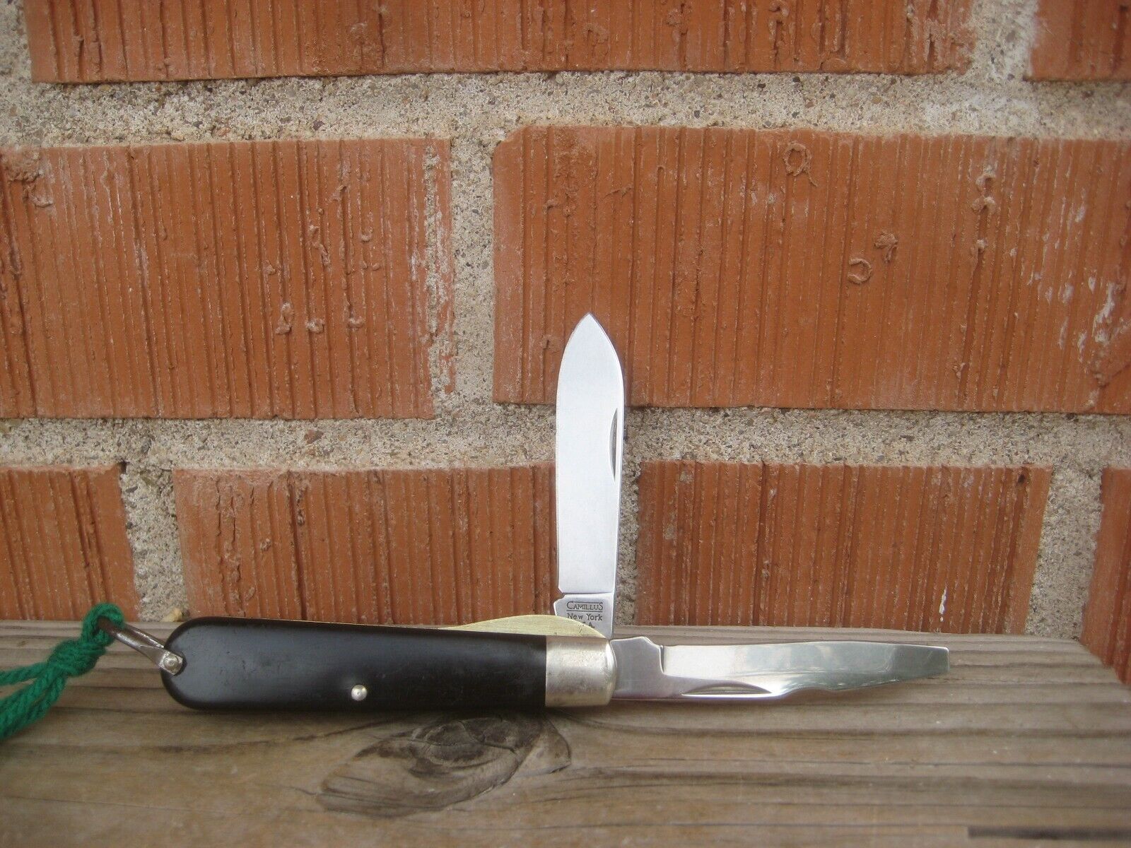 1990s Vintage 2 Blade CAMILLUS TL-29 Fine Electrician Military Pocket Knife USA