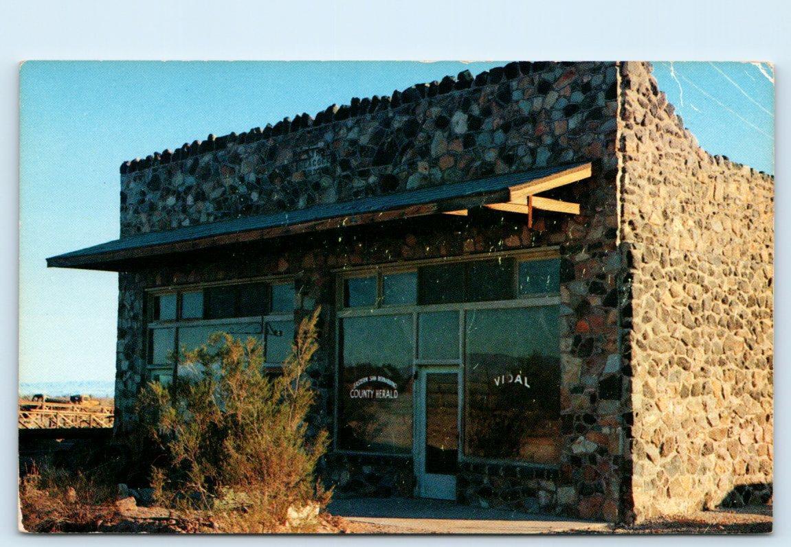 VIDAL, CA California ~ BARBER SHOP &  HERALD NEWS Office c1950s Postcard