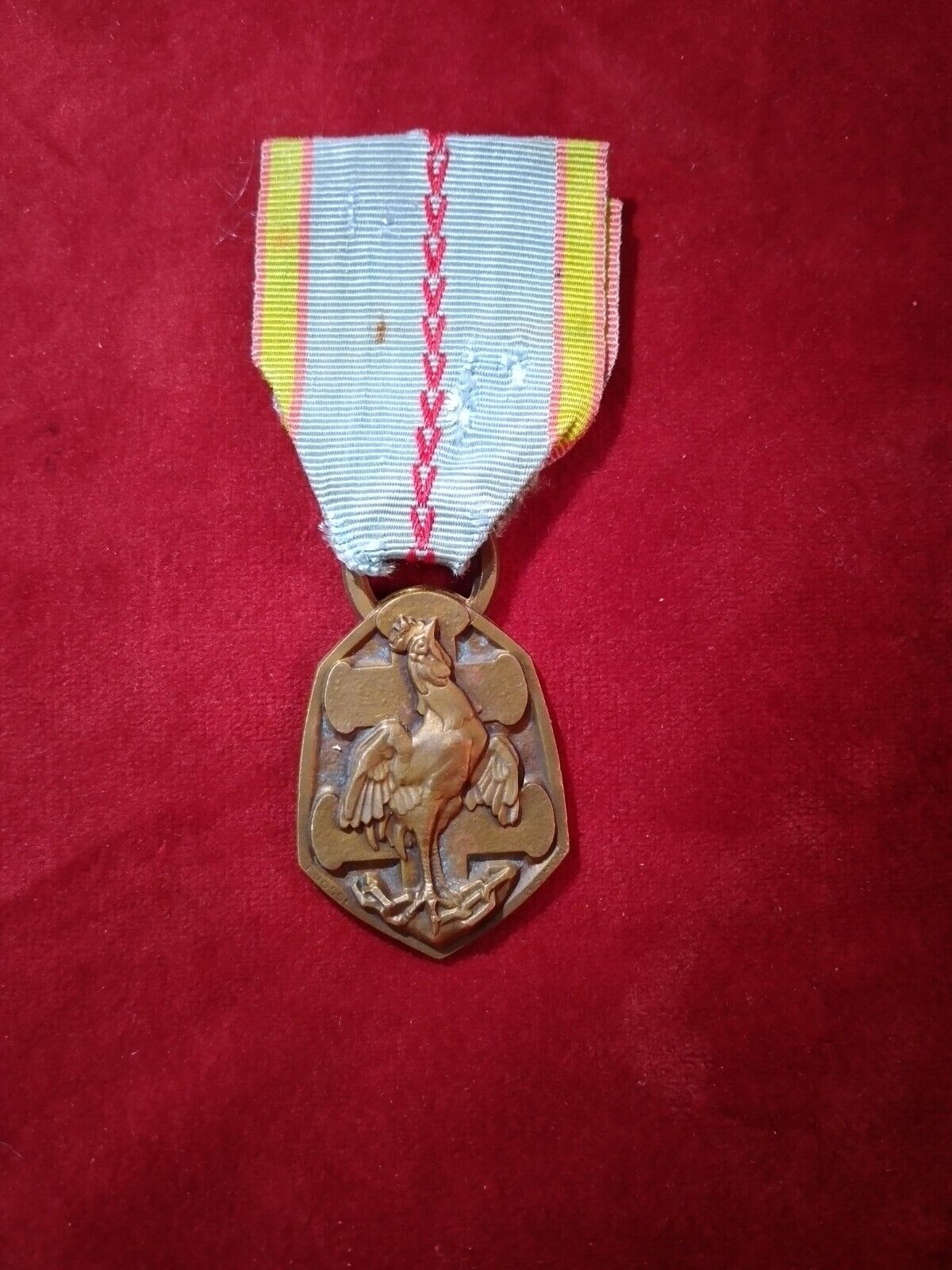 French Colonial Metal Medal Rooster Old Commemorative Medal WWII 1939-1945