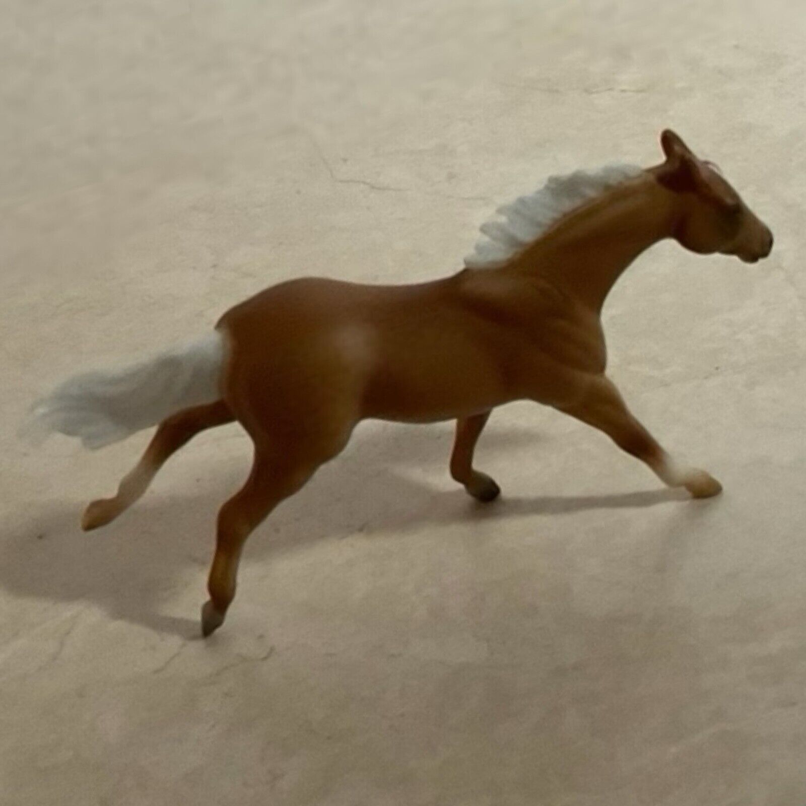 Breyer SM Stablemate 5388 Palomino Thoroughbred Competing at the Games ~ Retired
