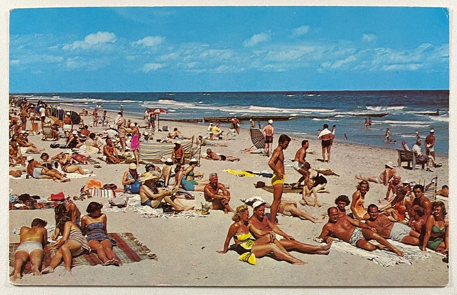 Vero Beach, Florida/Sunbathing/Vintage Postcard PM1964