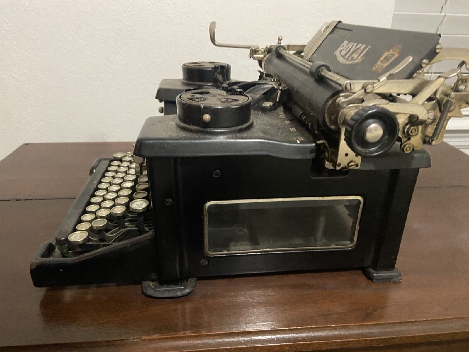 Vintage Royal Manual Typewriter  20th Century  Antique Collectible Functional
