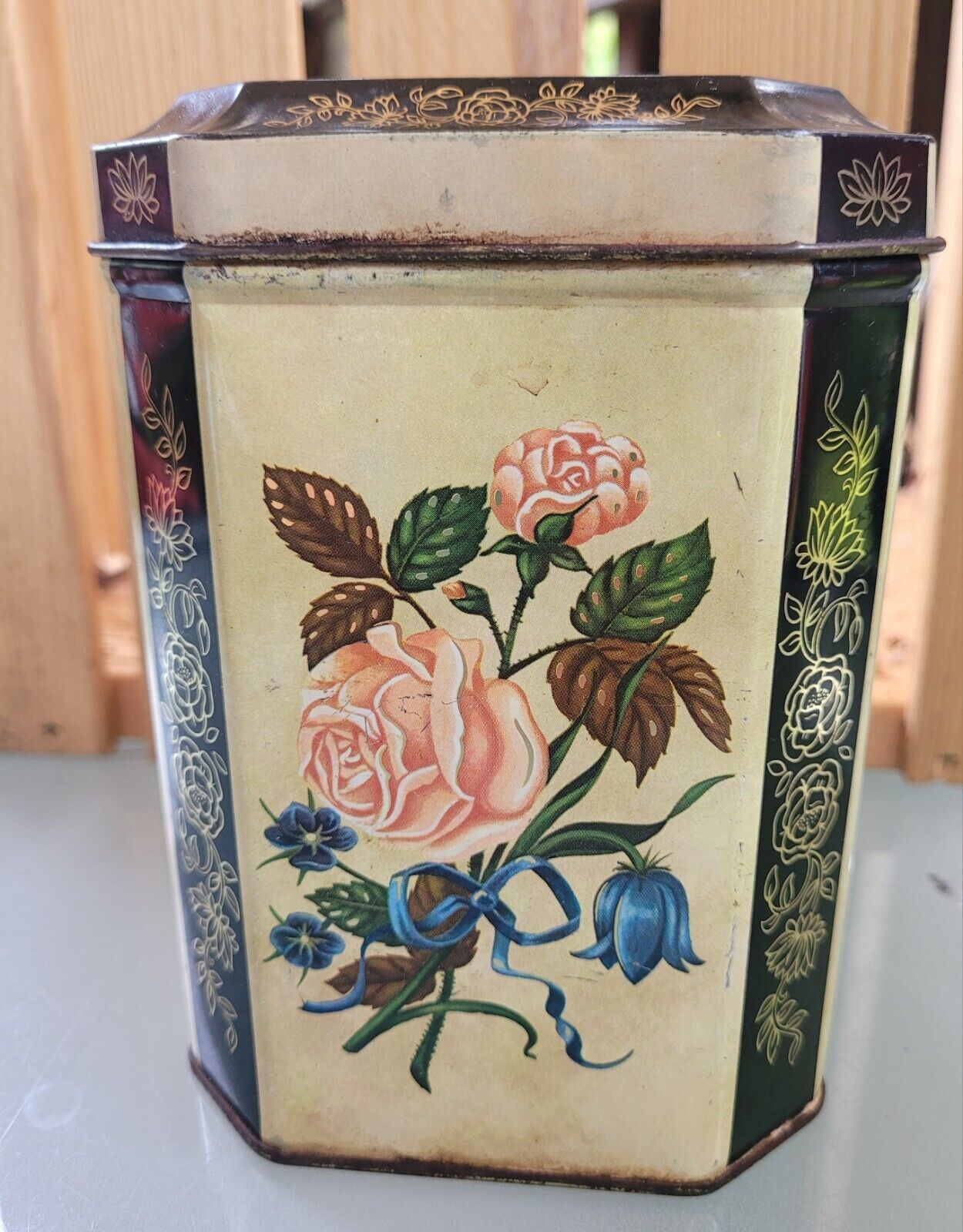 Vintage Floral Designed Hinged Tin Box by The Tin Box Company Bath Bedroom 