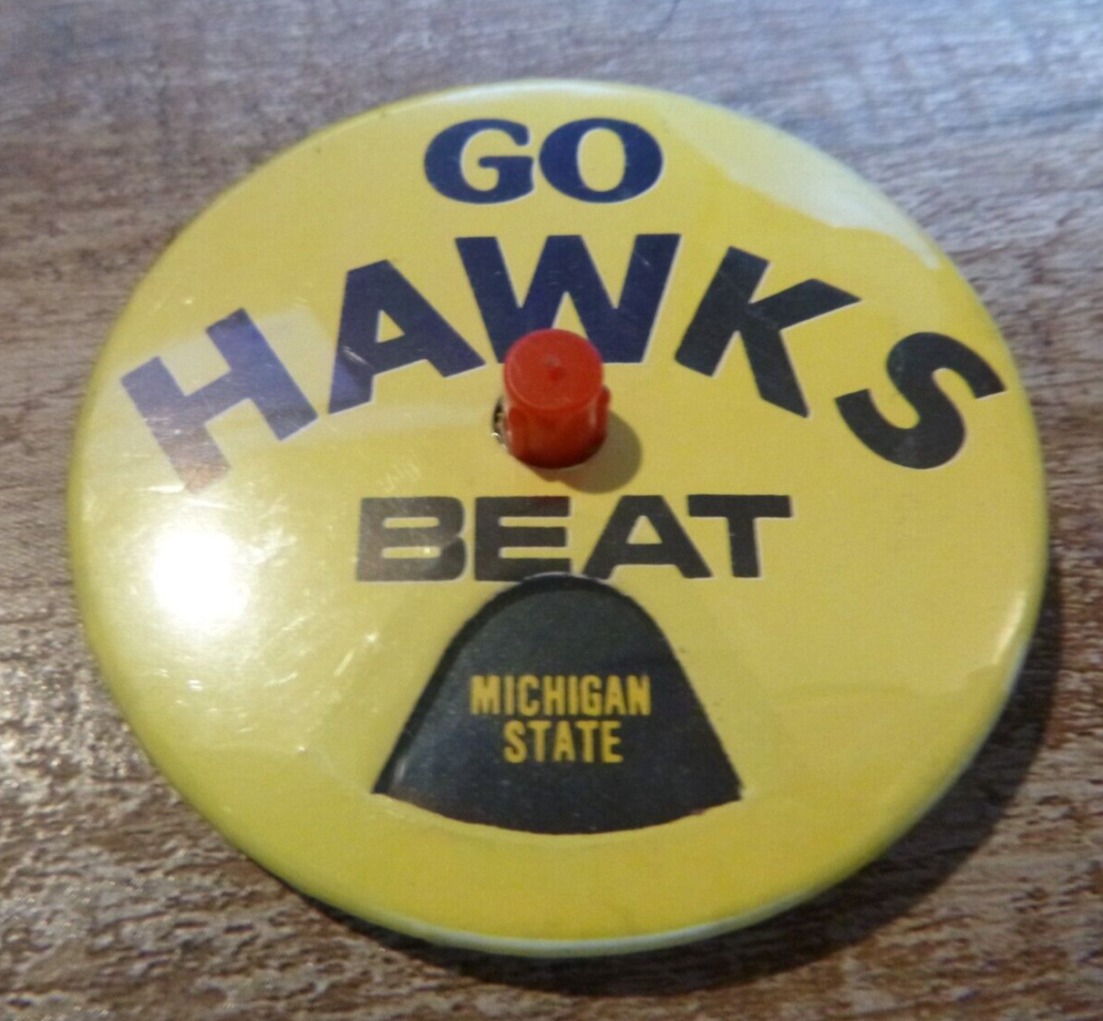1970s Go Hawks - Iowa Hawkeyes Football/Basketball Big Ten Pinback Button