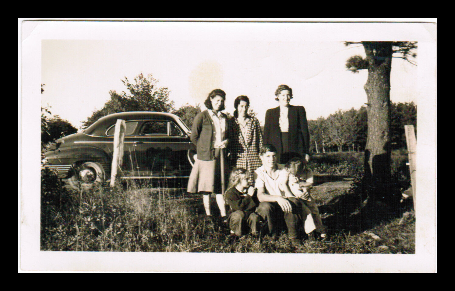 Vintage Photo Family Farm w/ Black Car - Black & White 1940\'s 4.5\