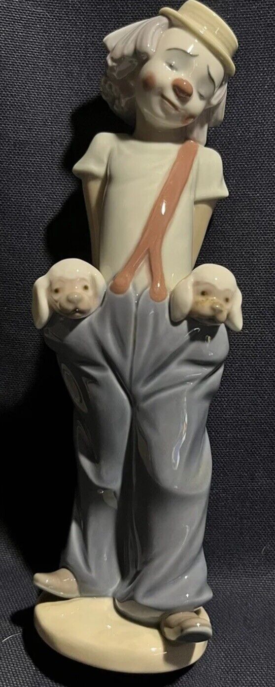 Lladro “Little Pals” Clown Figurine #7600 Collector’s Society 1985. 8 1/2”Tall