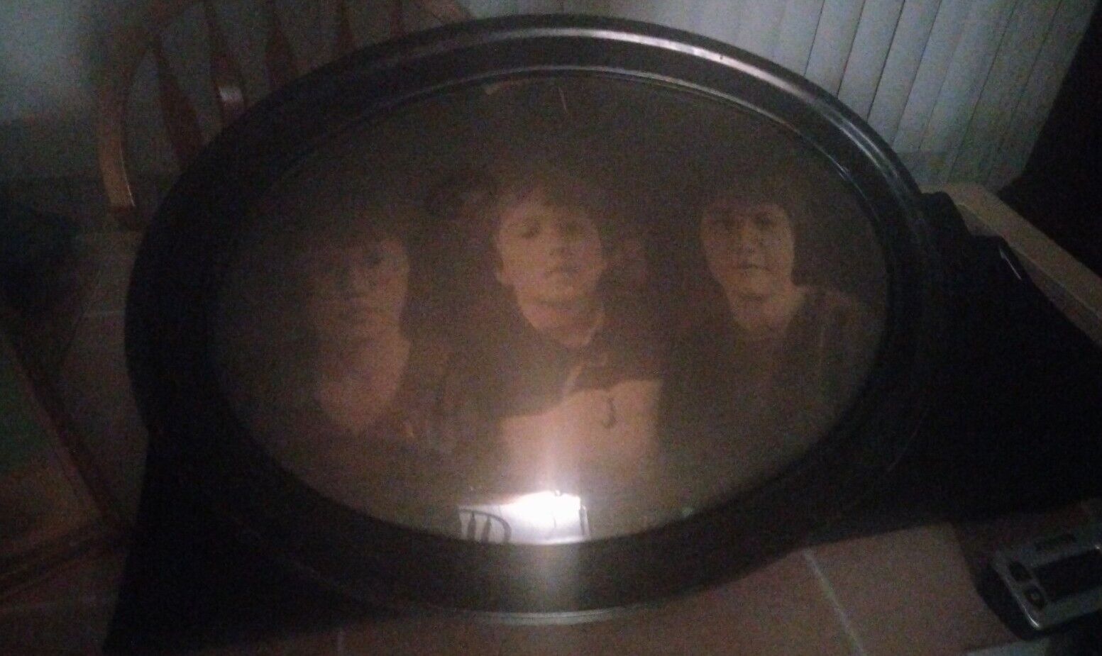 Vintage oval picture frame bubble glass W/Picture Of Three Girls 
