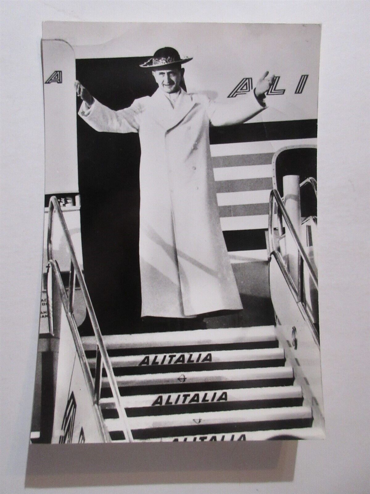 Air Alitalia plane Pope leaving for Holy Land Postcard 