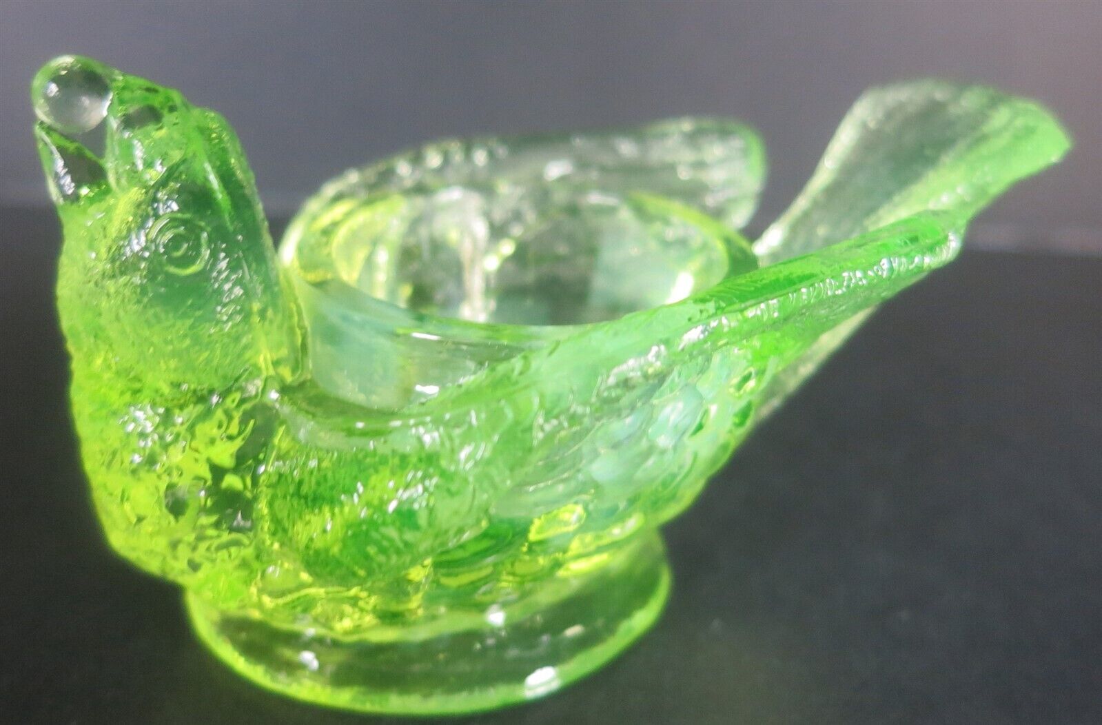 DEGENHART GLASS BIRD & BERRY OPEN SALT TRANSLUCENT YELLOW GREEN UV REACTIVE #DC1
