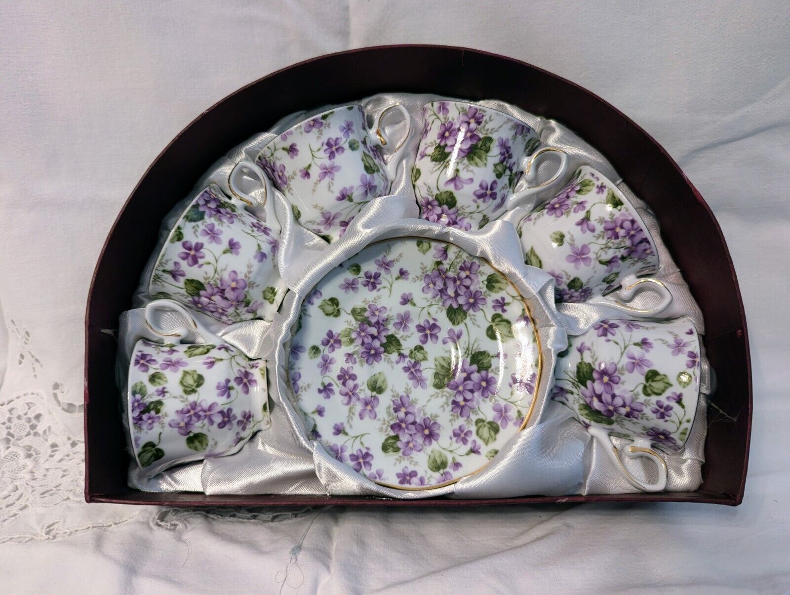 Vintage 12pc Set of Tea Cups and Saucers in Beautiful Purple Flower Motif