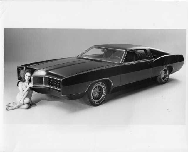1970 Ford LTD Berline Concept Press Photo and Release 0532