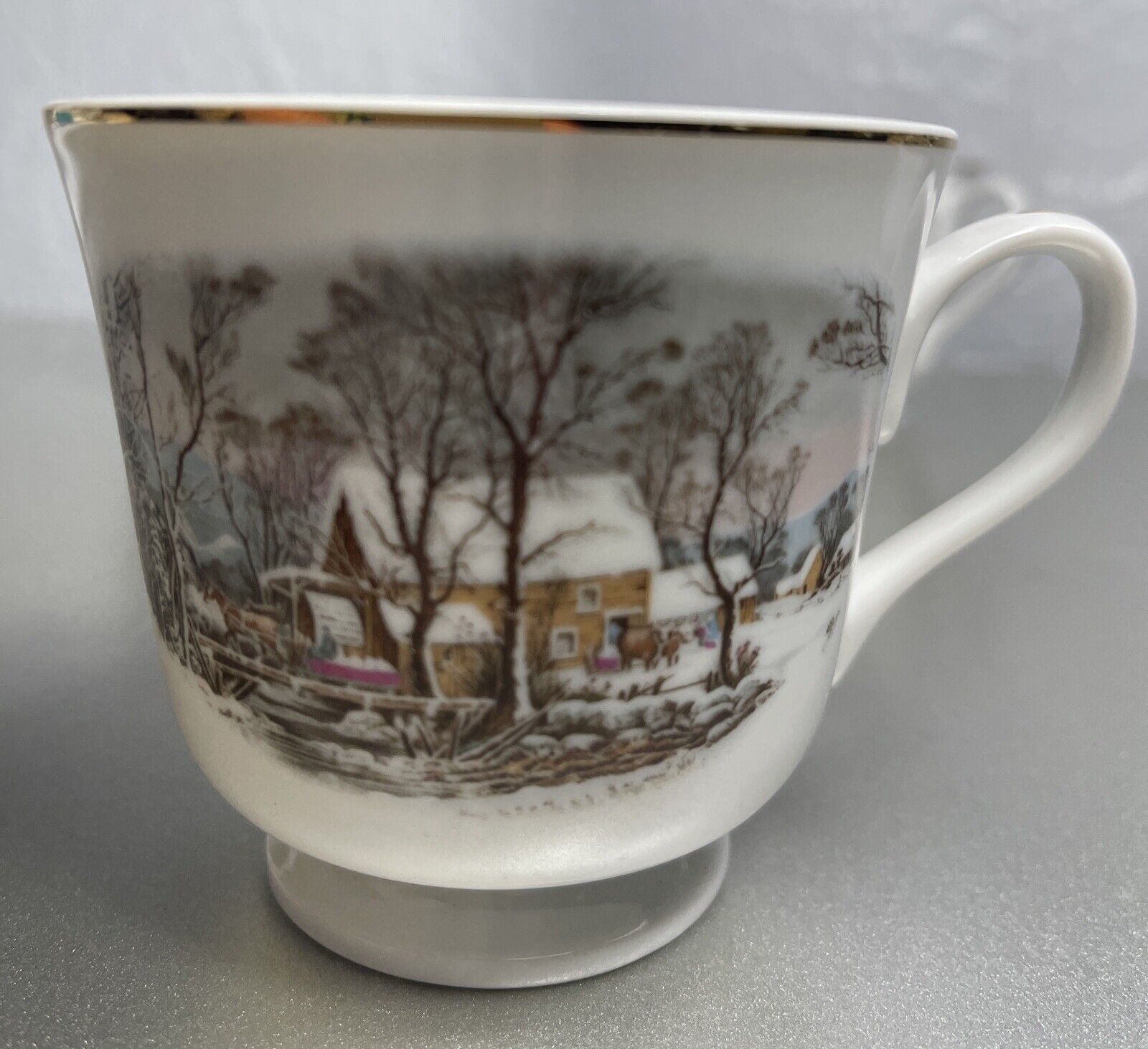 Currier & Ives Fine Porcelain Avon Cups 1981 (5 Pc Set) 735