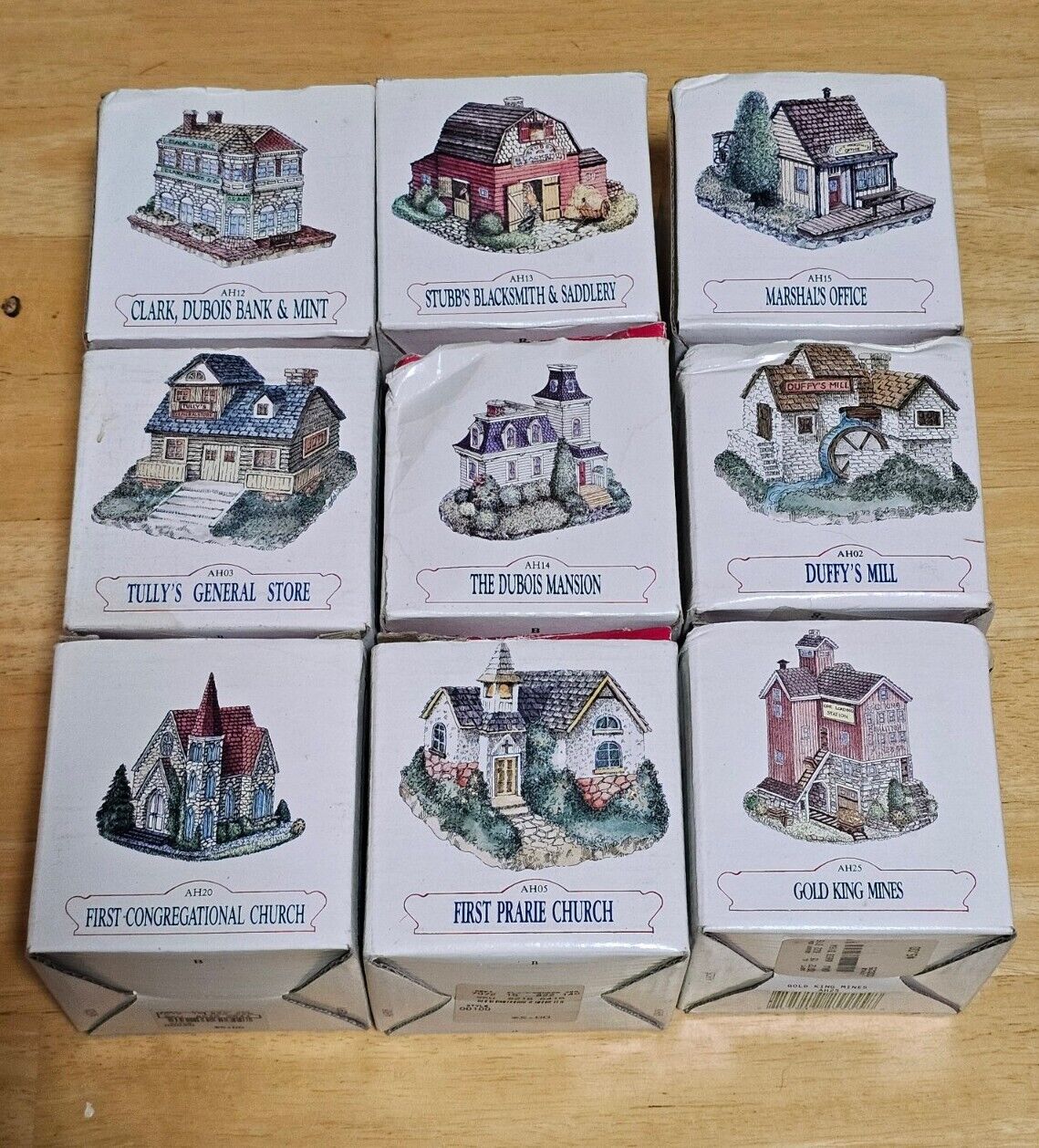The Americana Collection Liberty Falls Houses Lot Of 9  W/ boxes 1990s