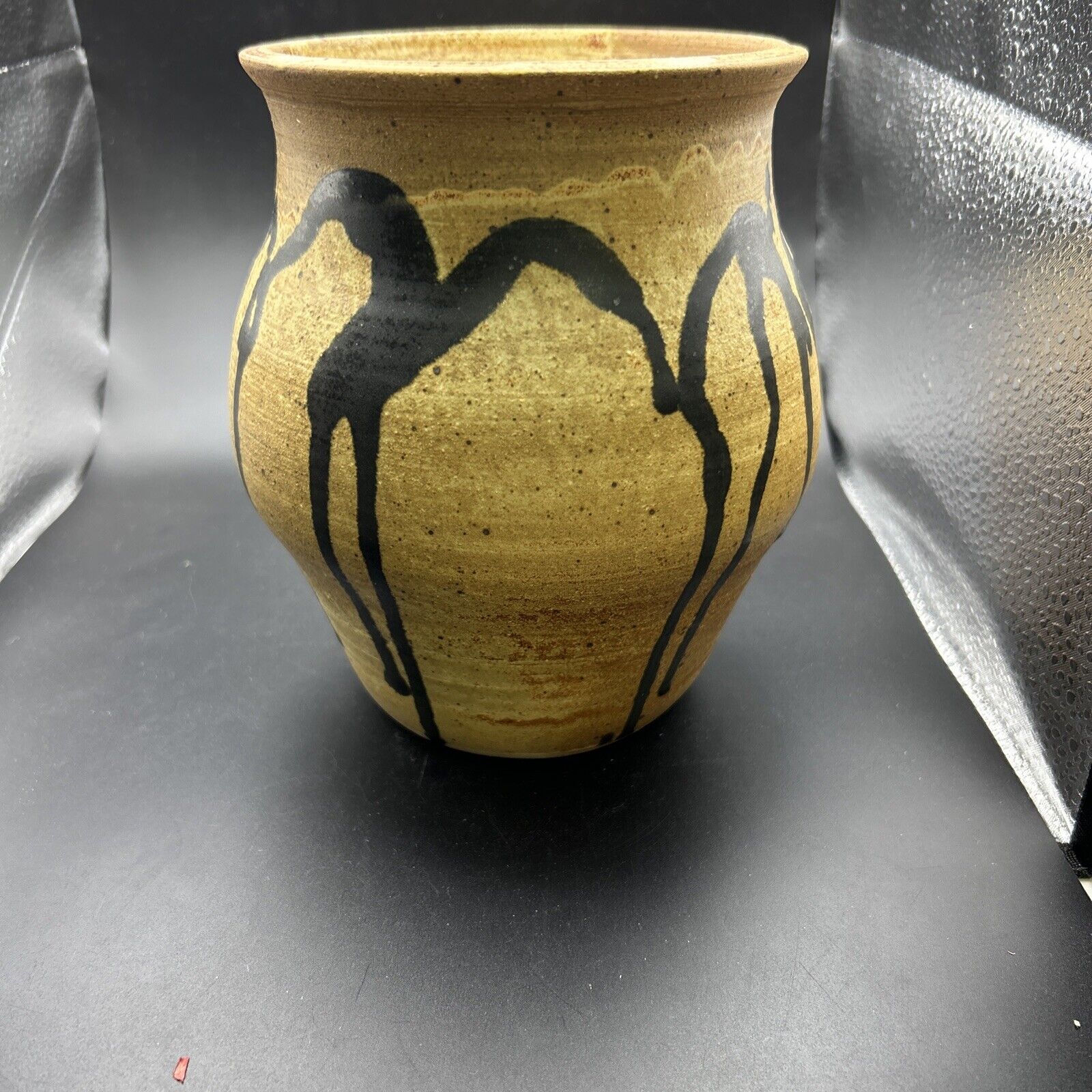 El May Dawes Handmade Navajo Pottery