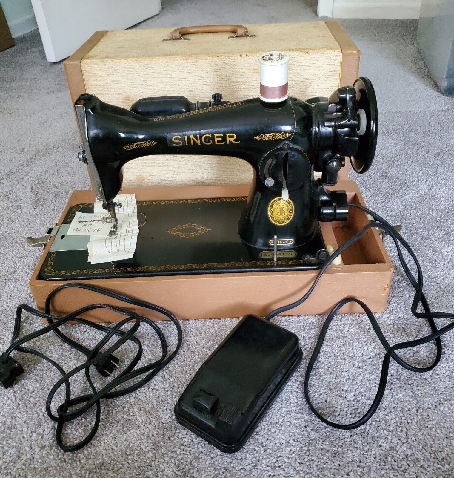 Vintage 1954 Singer Sewing Machine with Case, Foot Pedal & Power Cord AL836159
