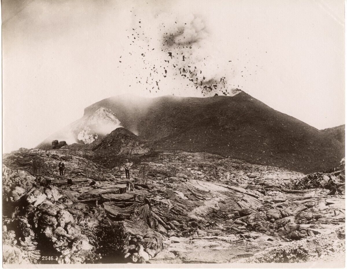 1880\'s PHOTO - ITALY NAPLES VOLCANO MOUNT VESUVIUS SOMMER - ERUPTION