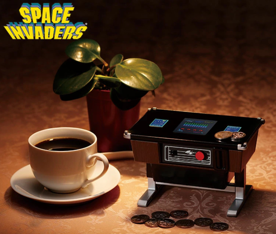 Space Invaders Table Housing Type Game Playable Piggy Bank from Japan New