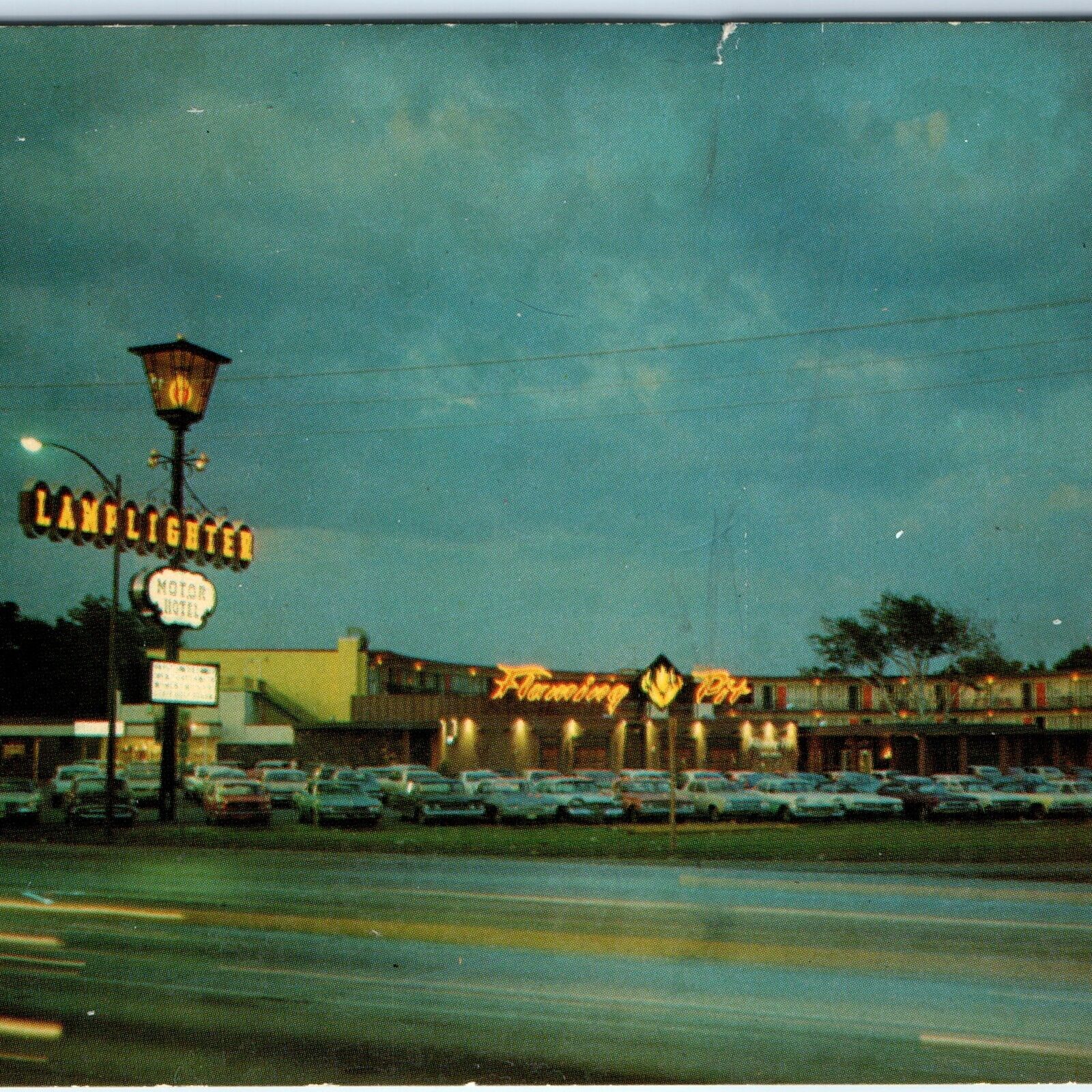 c1960s Springfield, MO Lamplighter Motor Hotel Postcard Night Parked Cars A91