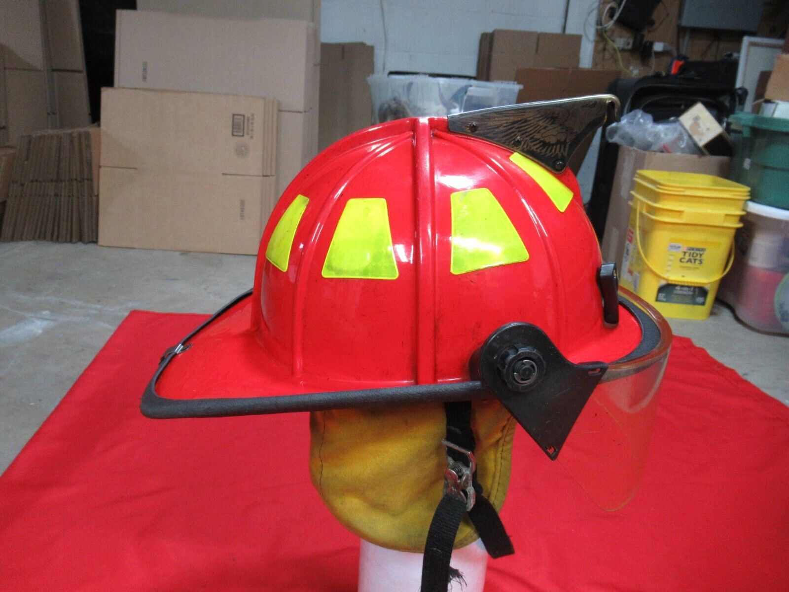 Firefighters helmet Cairns 1010 Fire Helmet With Gold Eagle RESCUE NECK GUARD