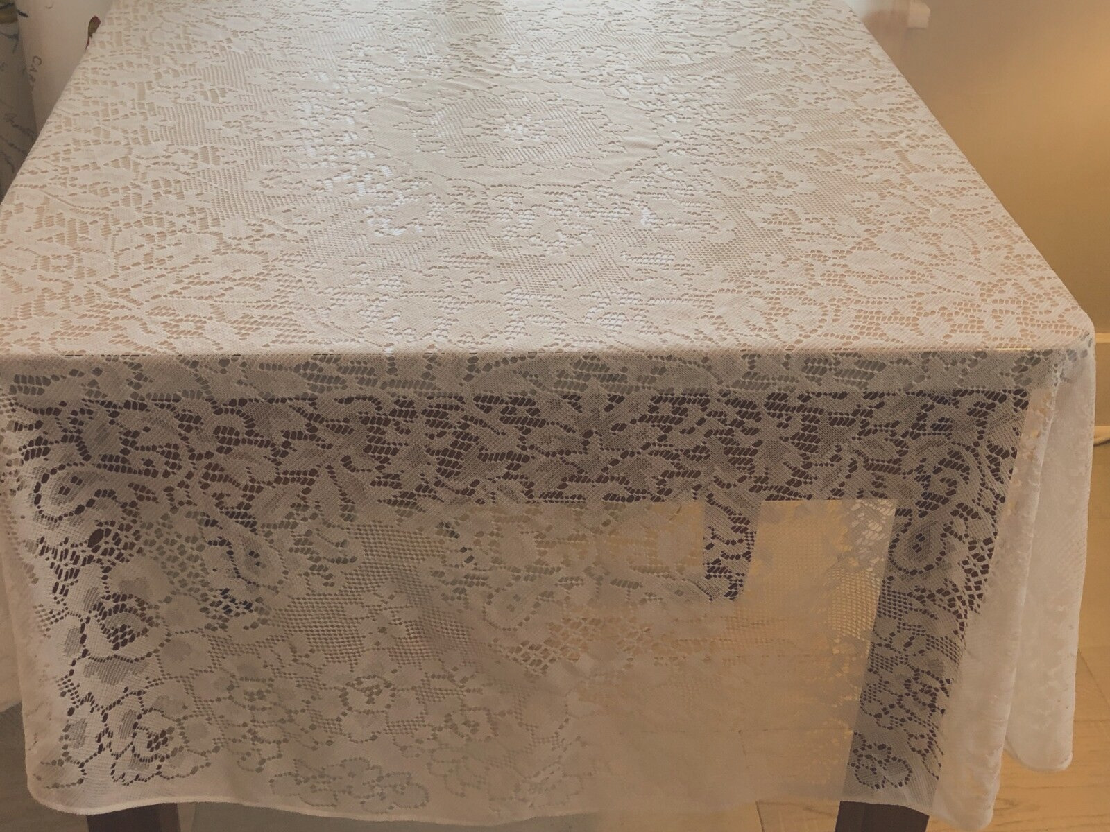 Beautiful Antique White 64in. Round Lace Table Cloth. Used.