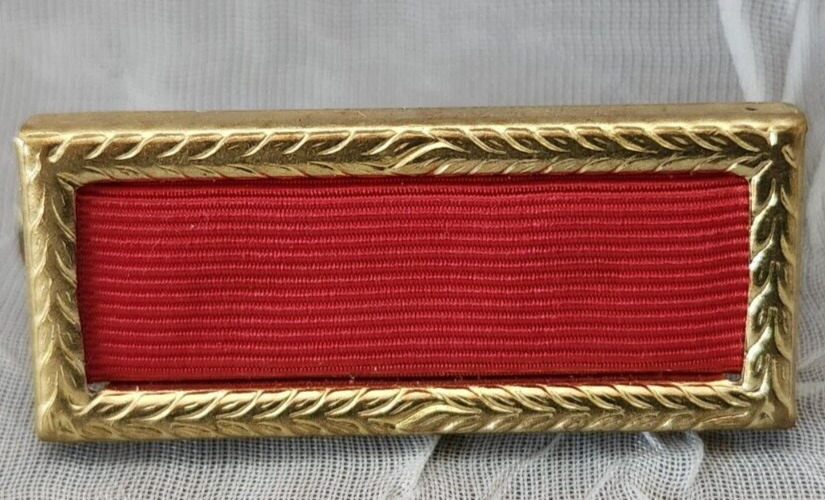 Meritorious Unit Commendation Ribbon Medal US Army Red Gold Frame Vanguard