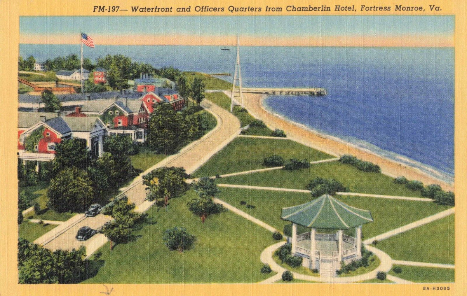 Postcard Fortress Monroe Waterfront and Officer\'s Quarters Virginia Linen 249
