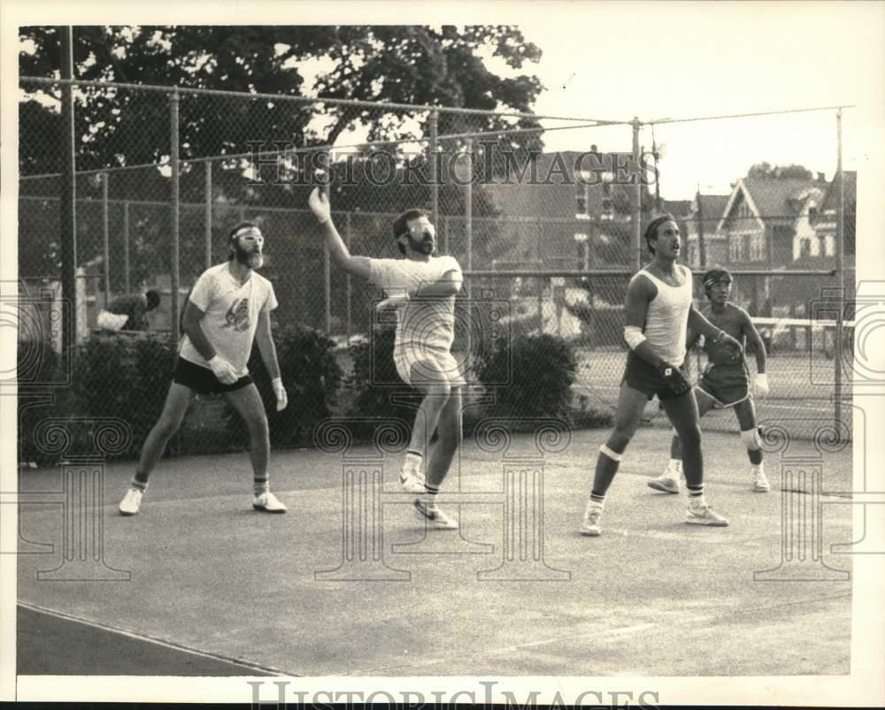 1984 Press Photo Men Play Handball at Lincoln Park, Albany, New York