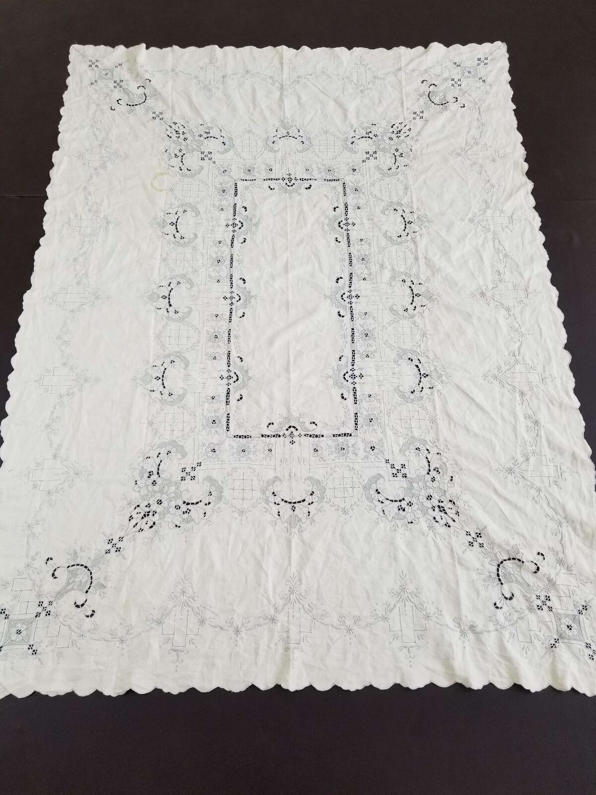 Vintage Cream Madeira Embroidered Cutwork Table Cloth 170x128cm
