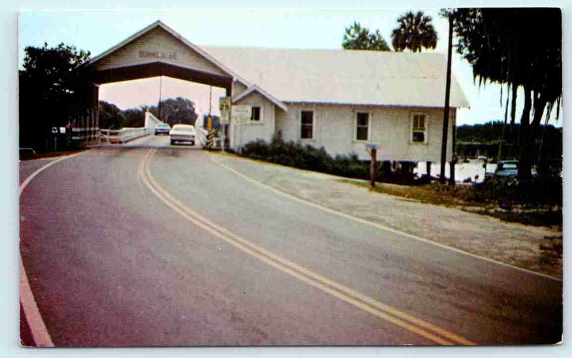 ASTOR, FL Florida ~ COVERED BRIDGE~ ST. JOHN\'S RIVER c1960s Lake County Postcard