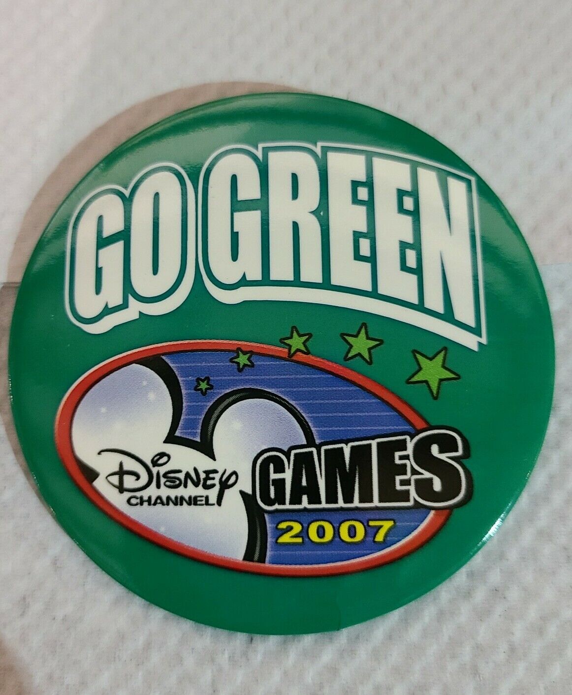 Vintage WALT DISNEY Go Green Disney channel  2007 games MOUSE Button pin , RARE
