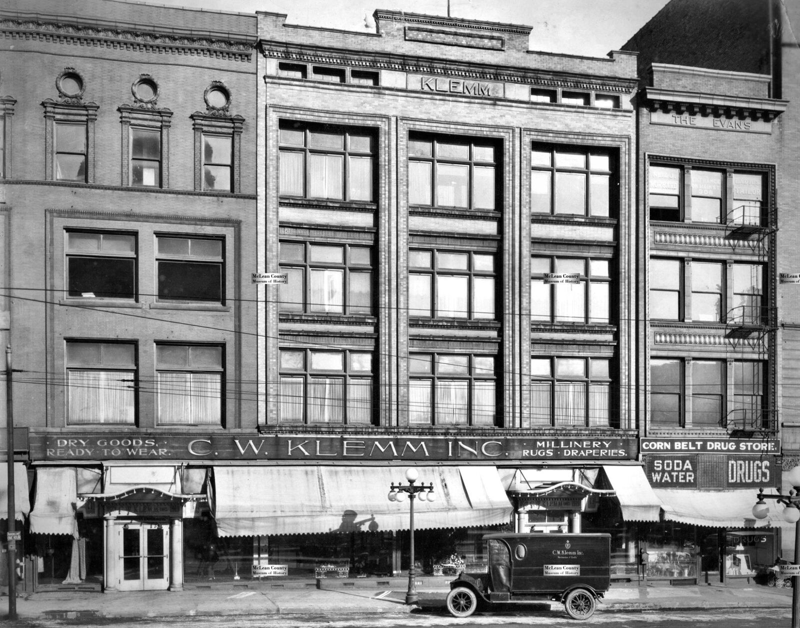 1920  Klemm Department Store BLOOMINGTON IL.  8.5x11  PHOTO  (206-T)