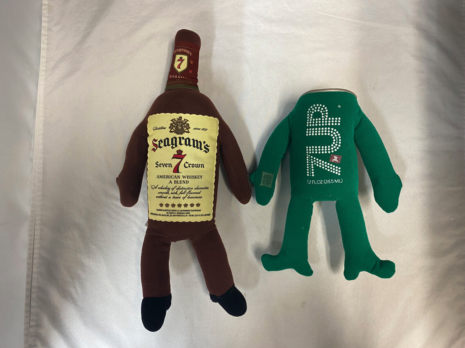 Lot of 2 Vtg Seagrams 7 Seven  & 7 UP Can Promotional Bottles Plushes Rare New