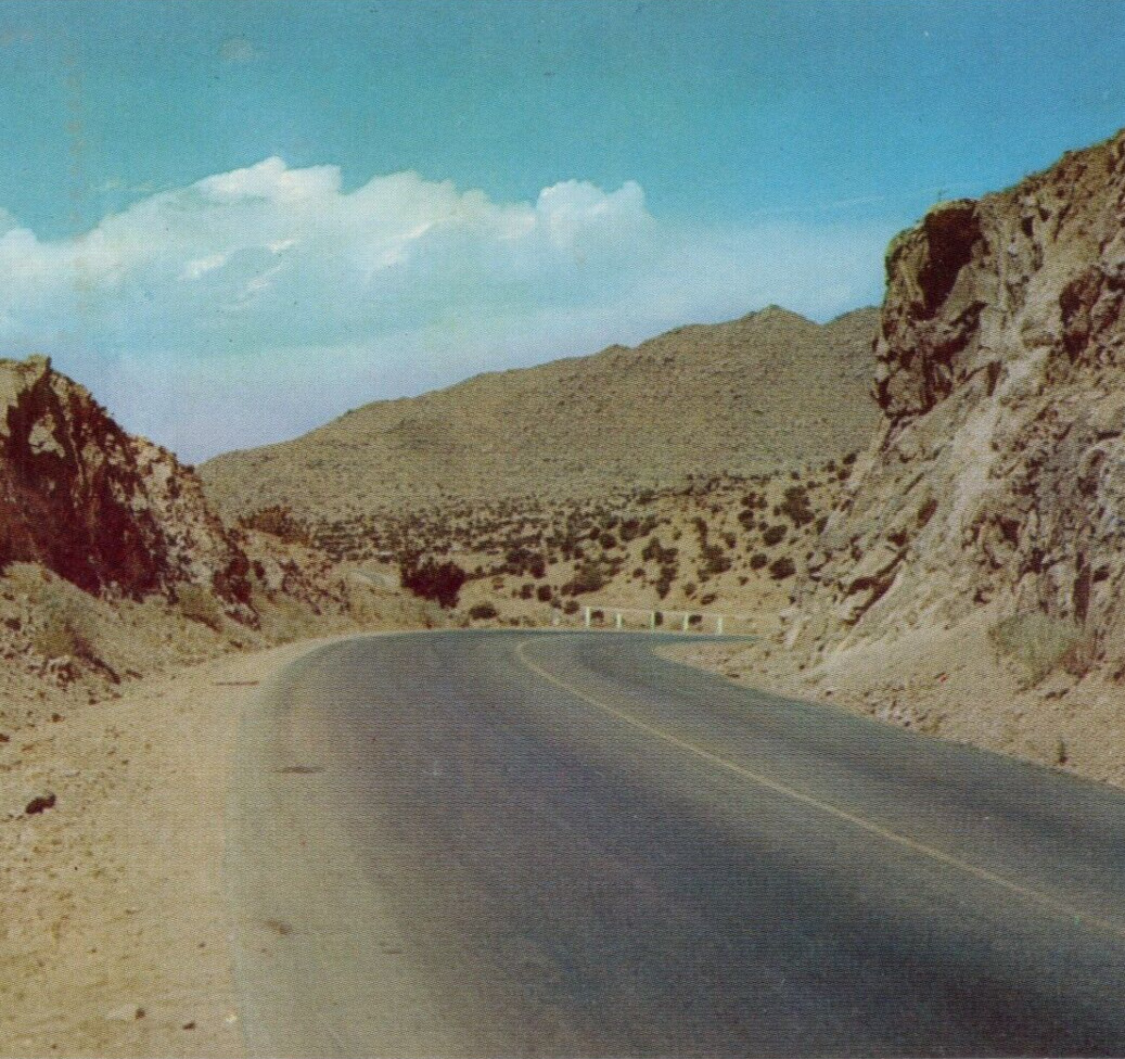 Route 66 & Tijeras Canyon, Rocks Highway, Vista 1950 Vintage Postcard Unposted