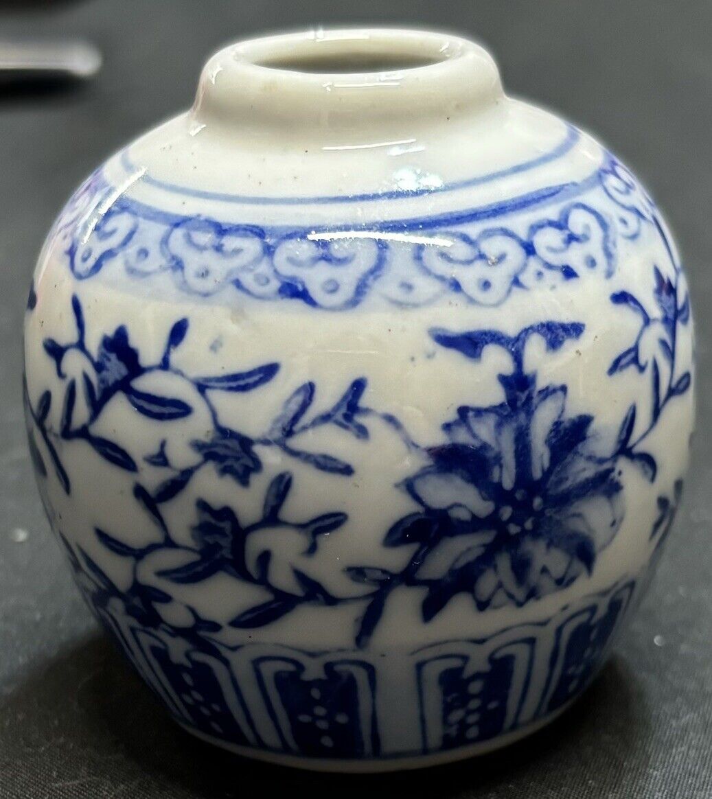 Vintage Chinese Porcelain Cobalt Blue & White small Ginger Jar China Approx 2.25