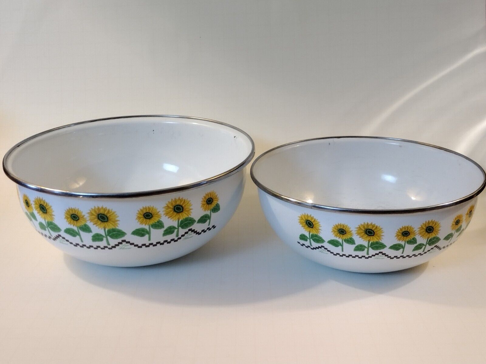 Vintage Sunflower Nesting Kitchen Bowls Enamel Made In Indonesia