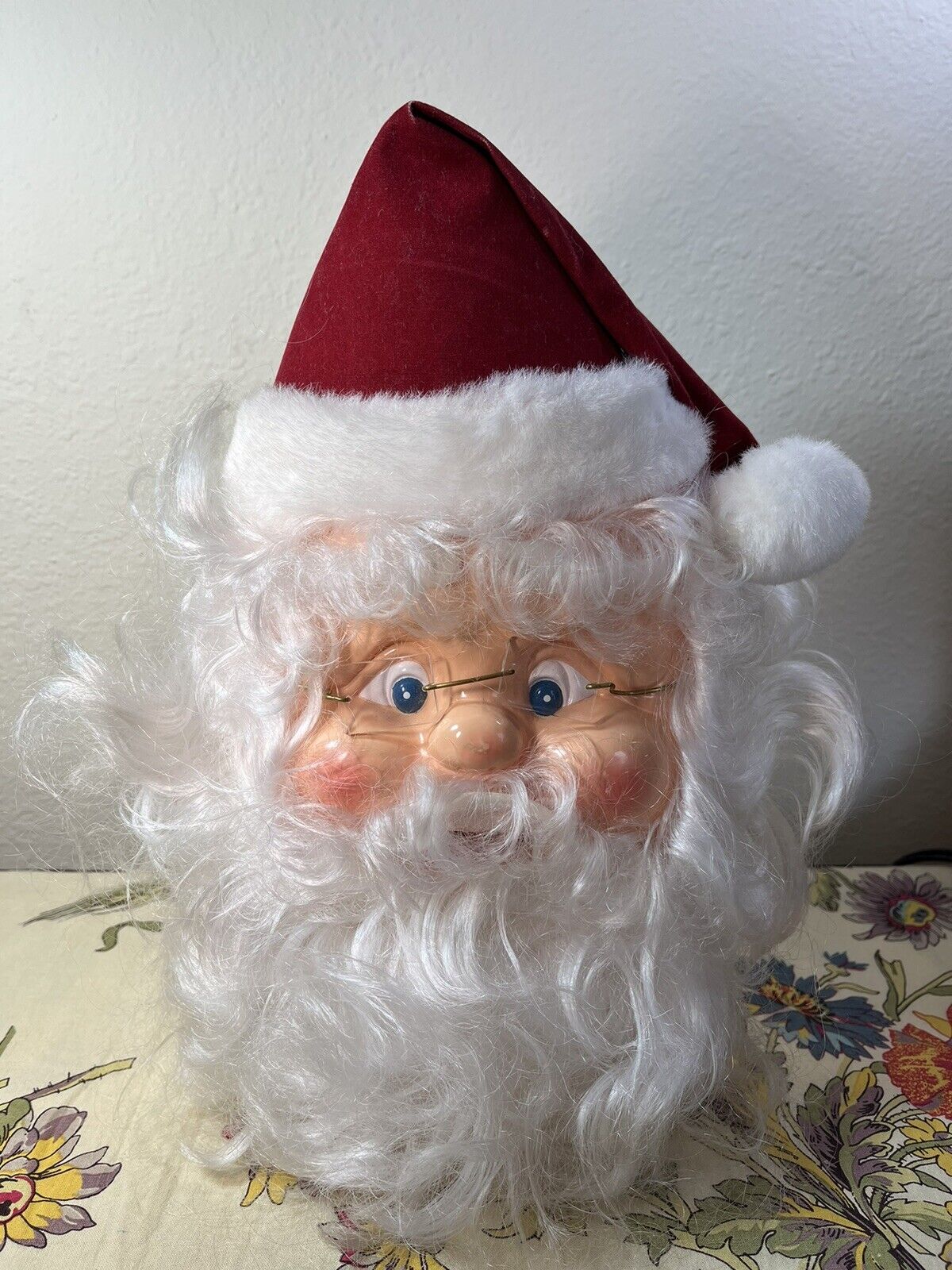 VTG Avon Santa Face Table Top Or Wall Display Decoration Only (does Not talk)
