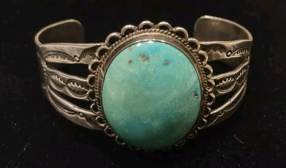 Vintage Navajo Turquoise Sterling Silver Bracelet Cuff Small 6-3/8\
