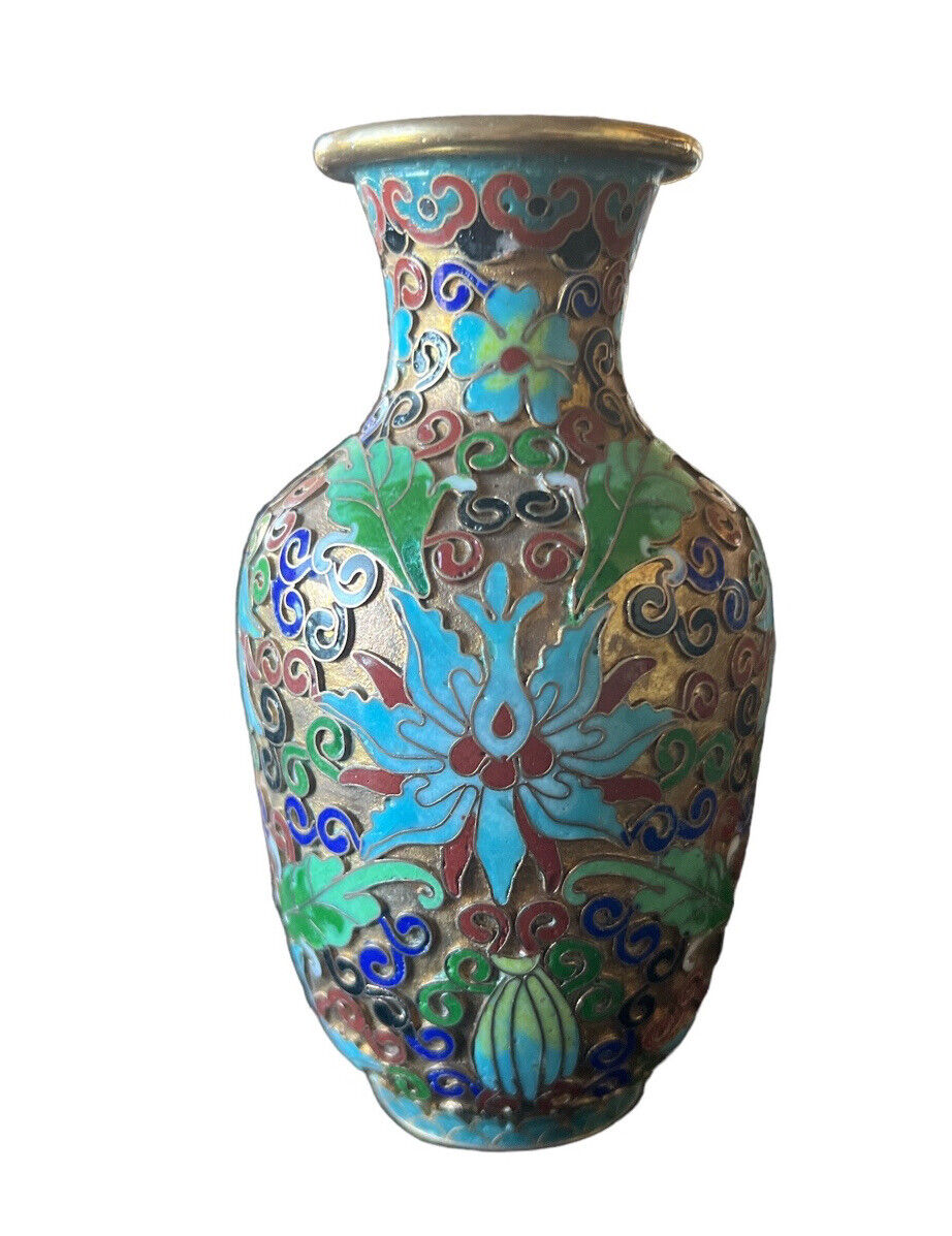 Antique 19th century small Chinese Budvase Cloisonné Enemal 3D Painting 5” Tall