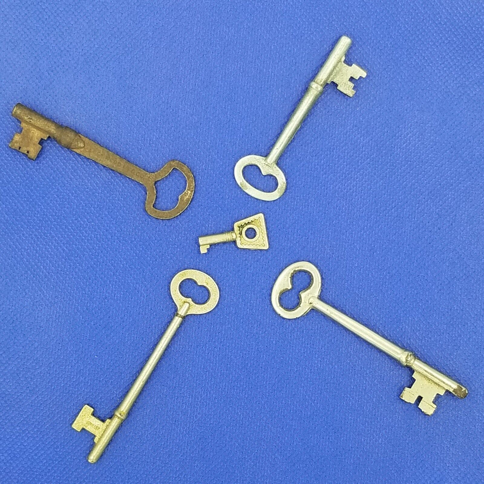 Vintage Keys Lot Of 5 Skeleton Mixed