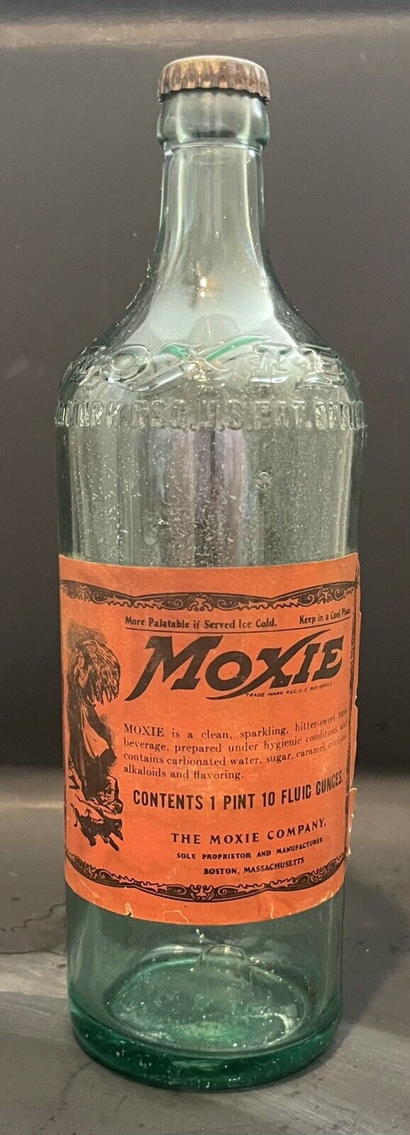 Original Vintage 1 Pint 10 Oz Moxie Bottle With Label And Intact Cap -empty-