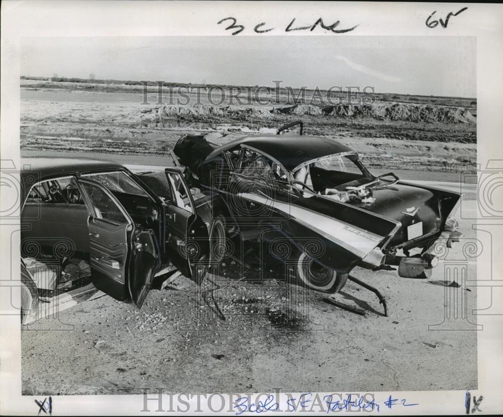 1969 Press Photo Car remains after headon collision on Interstate Highway 10