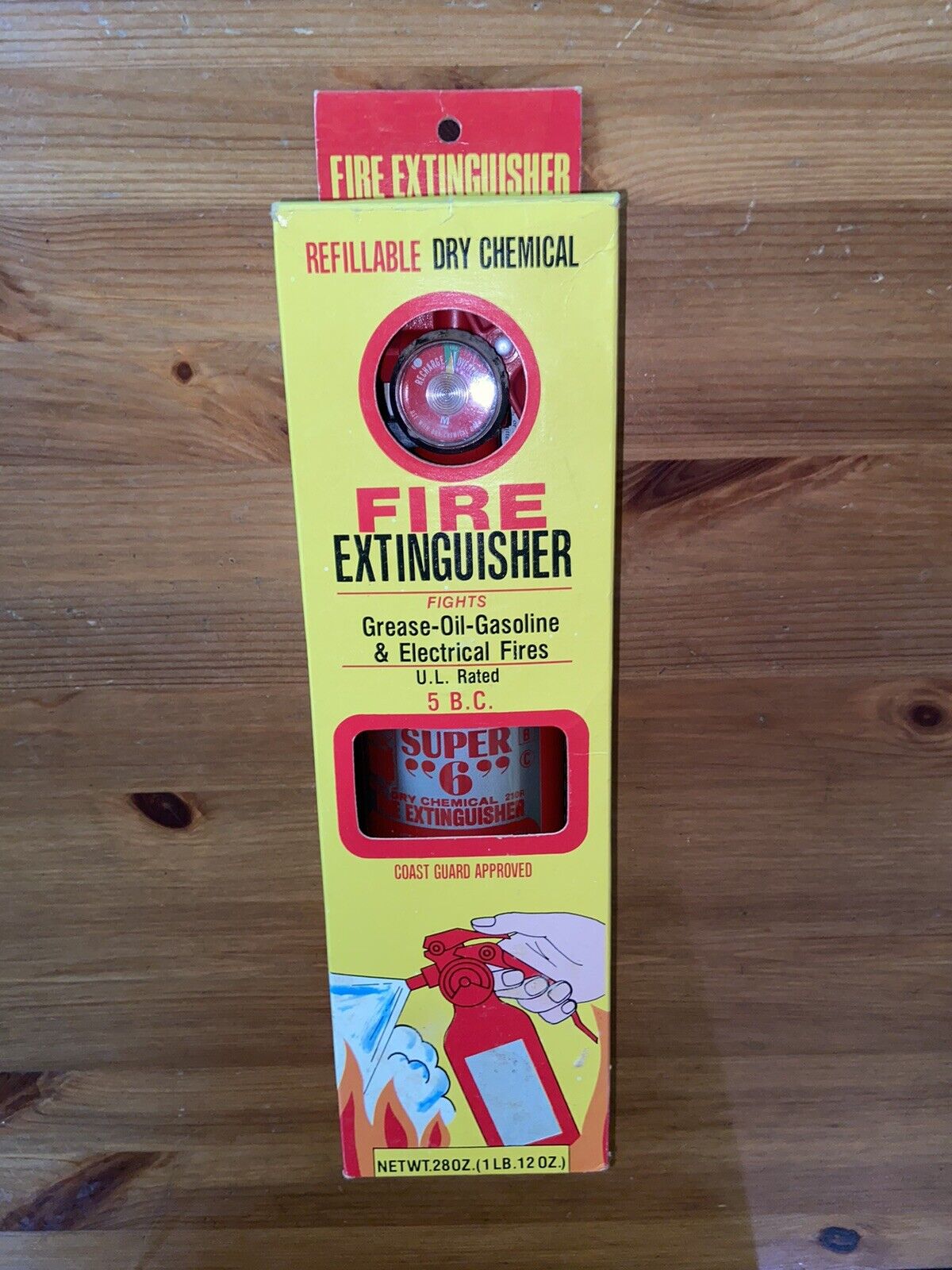 Vintage 1970\'s ?  Dry Chemical Fire Extinguisher NOS W/  Wall Mount 1 Lb 12oz