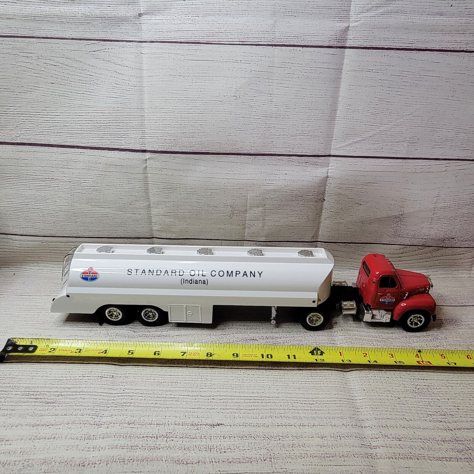 Amoco oil Co. 2000 Limited Edition Tanker Coin Bank Diecast Semi Plastic tanker