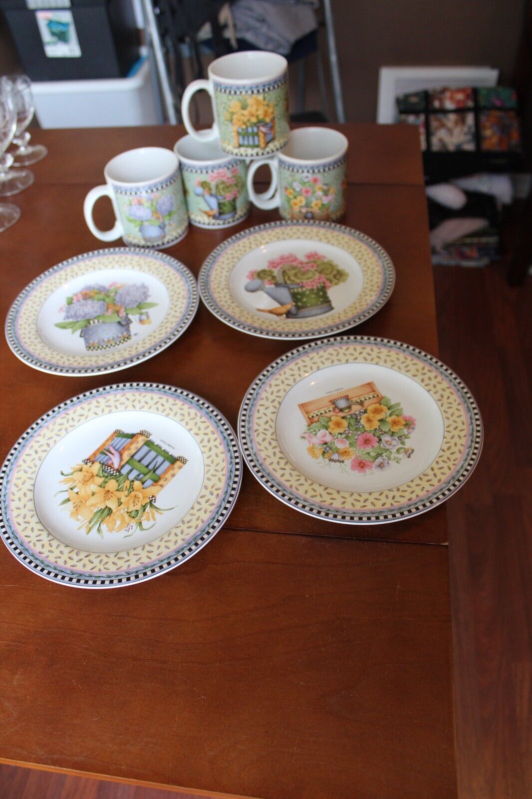 Sakura Debbie Mumm Spring Bouquet Mugs Set of 4 Cups/Mugs & Plates Vintage 1999